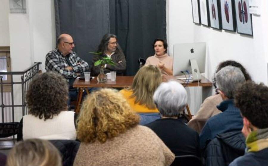 imagen de “¿Una manera de mirar?”; Margarita Brum y Roberto Fernández Ibáñez en DE ESTE LADO DE LA CÁMARA