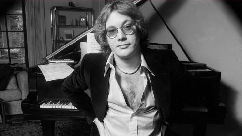 imagen de Warren Zevon, un músico de resonancias literarias y con “la suerte por el piso”