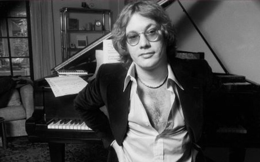 imagen de Warren Zevon, un músico de resonancias literarias y con “la suerte por el piso”